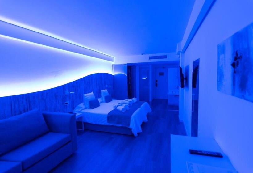 سوییت جونیور, R2 Bahia Cala Ratjada  Adults Only