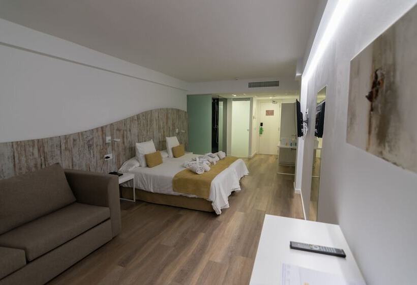 سوییت جونیور, R2 Bahia Cala Ratjada  Adults Only