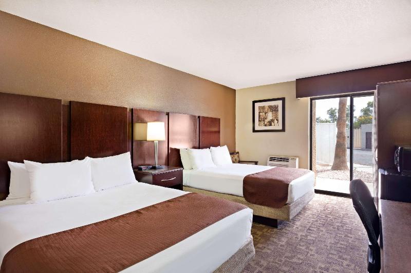 اتاق استاندارد, Ramada By Wyndham Carlyle