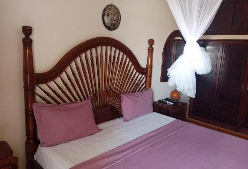استودیو استاندارد با بالکن, Kakatar Family Residence , Yoff