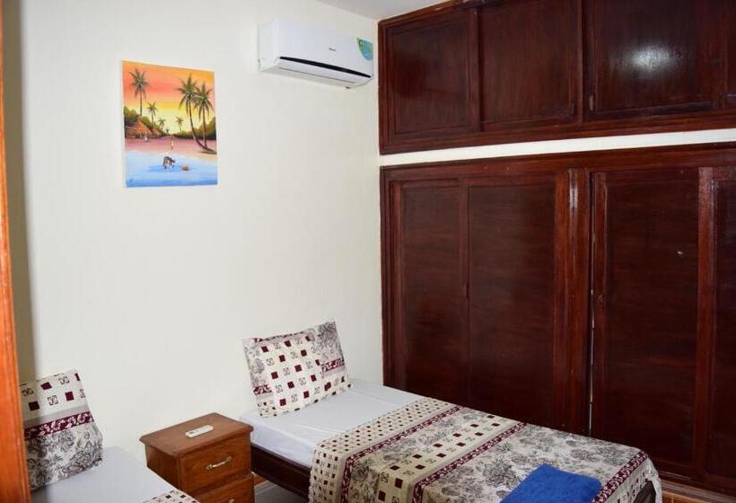 آپارتمان 2 خوابه, Kakatar Family Residence , Yoff