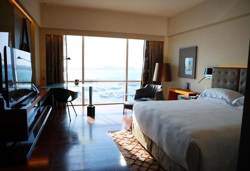Club Room King Bed, The Art Hotel & Resort