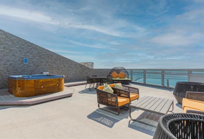 سوئیت رویال, The Art Hotel & Resort