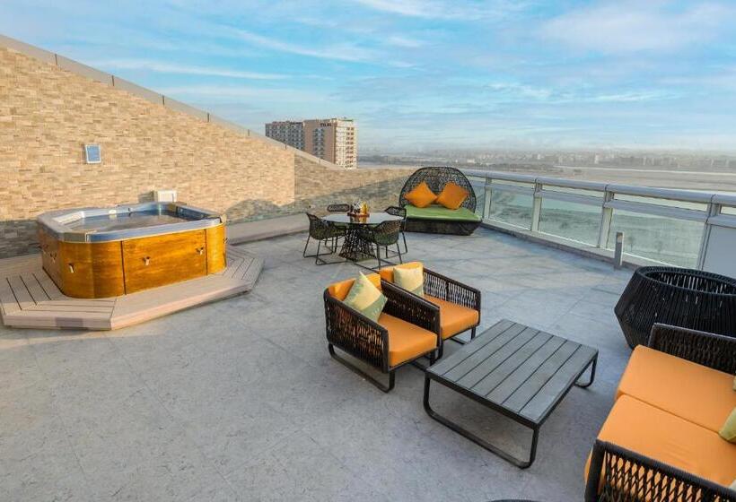 سوئیت رویال, The Art Hotel & Resort