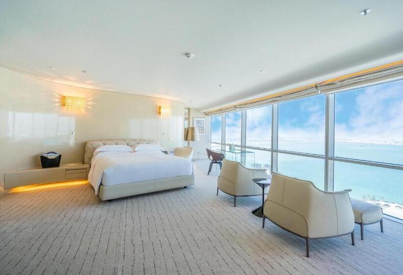سوئیت رویال, The Art Hotel & Resort