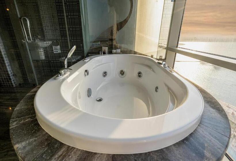 سوئیت رویال, The Art Hotel & Resort