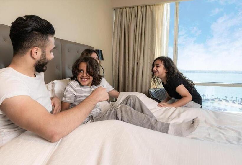 سوئیت کلاب, The Art Hotel & Resort