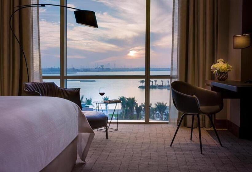 اتاق کلاب, The Art Hotel & Resort