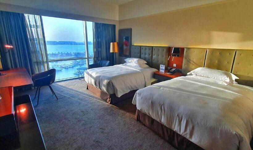 اتاق کلاب, The Art Hotel & Resort