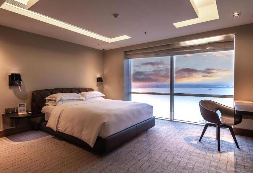سوییت, The Art Hotel & Resort