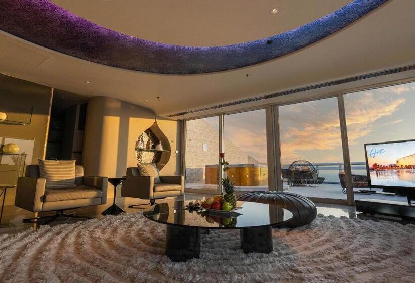 سوئیت رویال, The Art Hotel & Resort