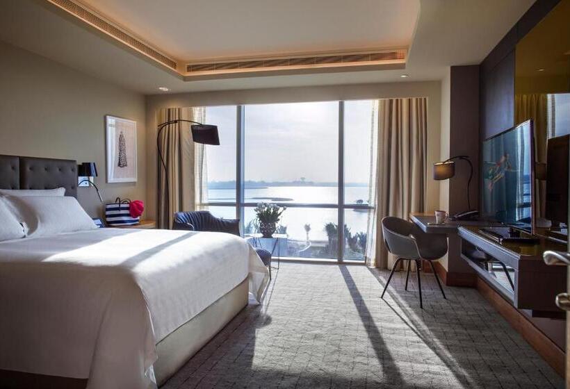 سوئیت کلاب, The Art Hotel & Resort