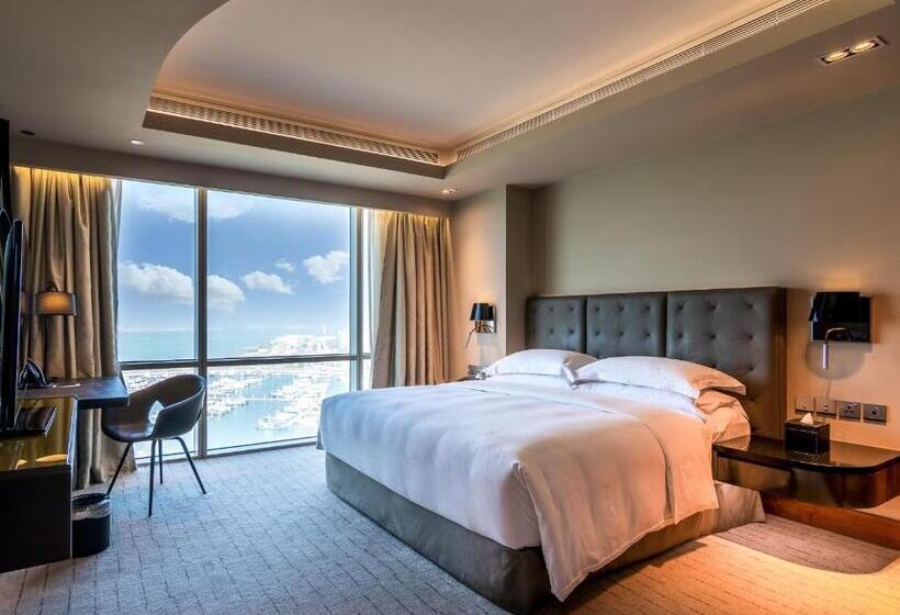سوئیت کلاب, The Art Hotel & Resort