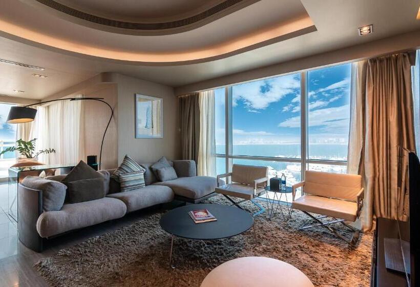سوئیت کلاب, The Art Hotel & Resort