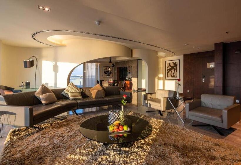 سوییت, The Art Hotel & Resort