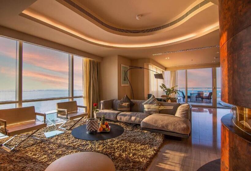 Suite, The Art  & Resort