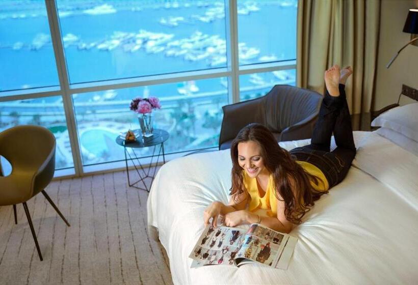 سوییت, The Art Hotel & Resort
