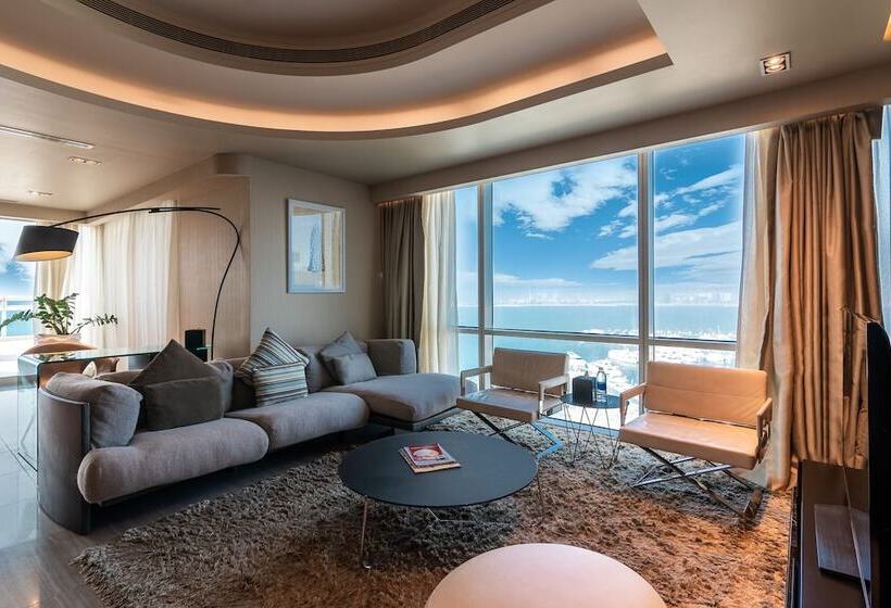 سوییت, The Art Hotel & Resort