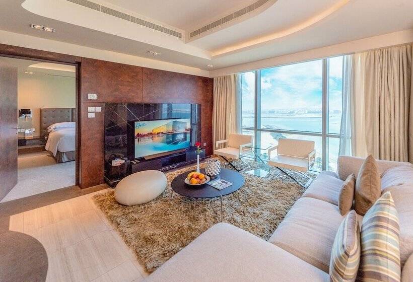 سوئیت کلاب, The Art Hotel & Resort