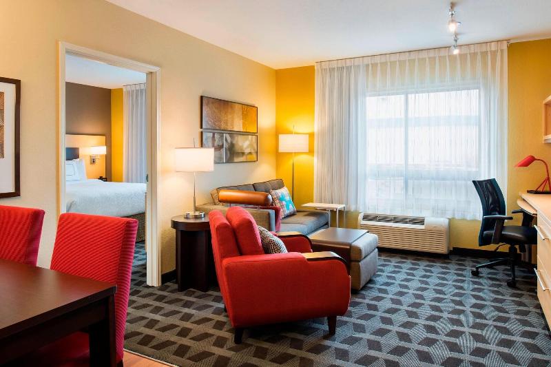 Suite Queen Bed, Towneplace Suites By Marriott Red Deer