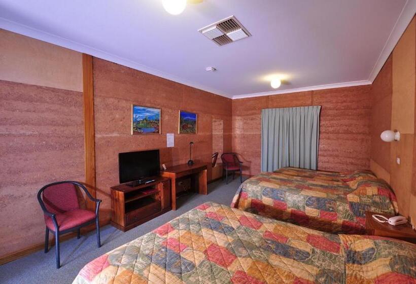 Family Room, Mud Hut Motel