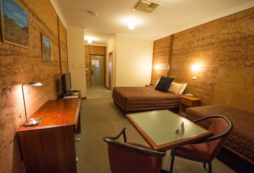 اتاق استاندارد, Mud Hut Motel