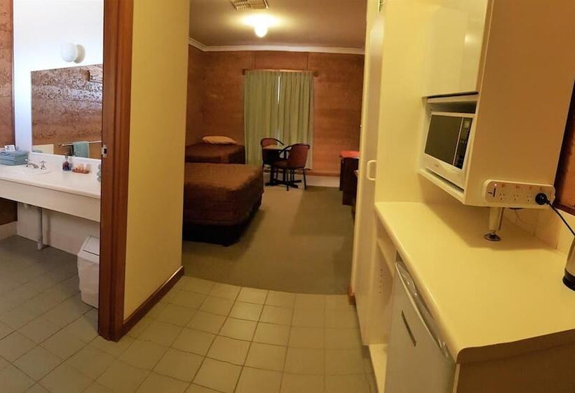 Standard Room, Mud Hut Motel