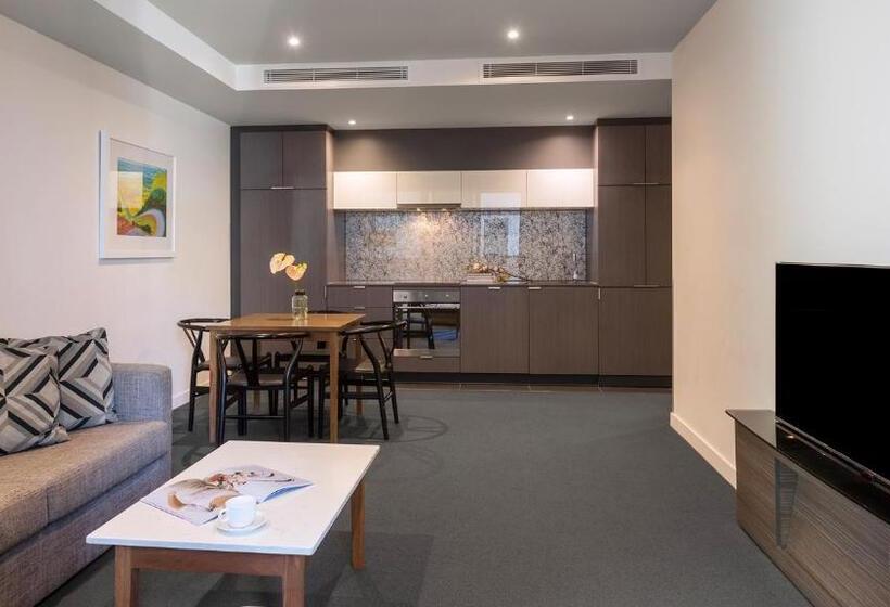 2 Bedroom Deluxe Apartment, Wrap On Southbank