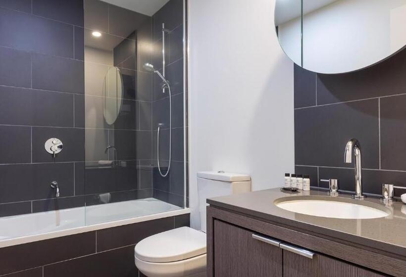 2 Bedrooms Apartment City View, Wrap On Southbank