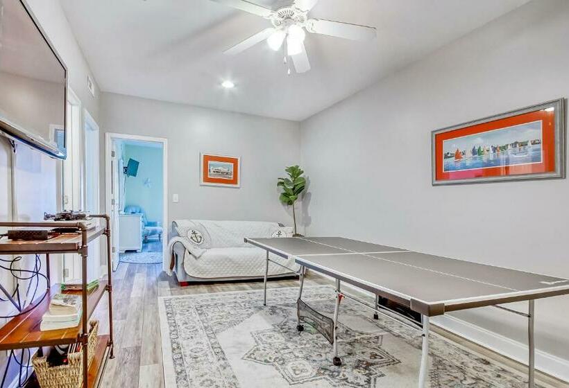 آپارتمان 1 خوابه, Coconut Grove 203