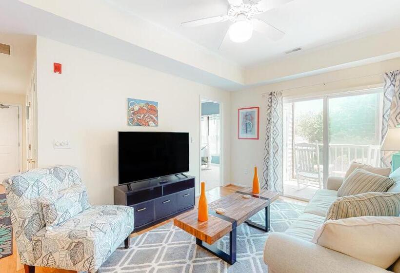 آپارتمان 2 خوابه, Eagles Landing   4300 Sandpiper #4314