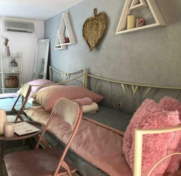 اتاق استاندارد, Apartman Indira