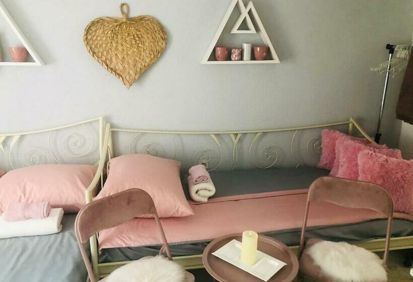 اتاق استاندارد, Apartman Indira