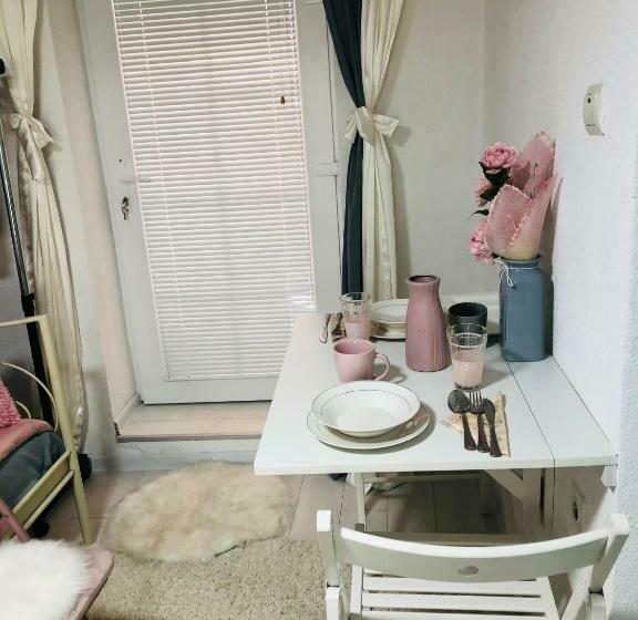 اتاق استاندارد, Apartman Indira