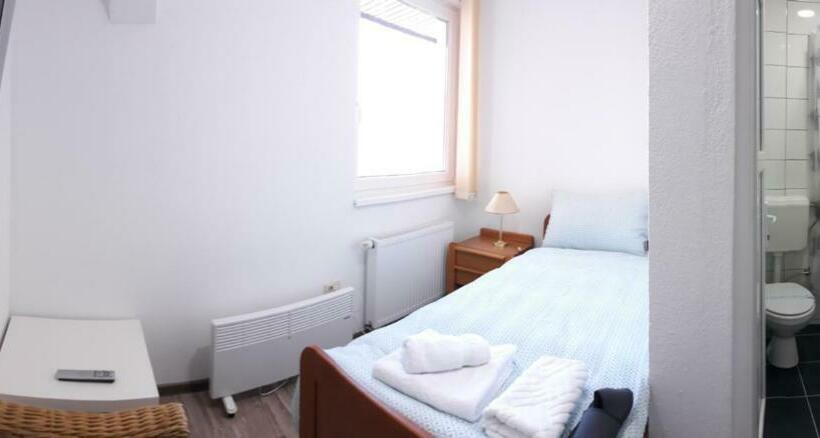 اتاق استاندارد یک نفره, Apartments&rooms Mido