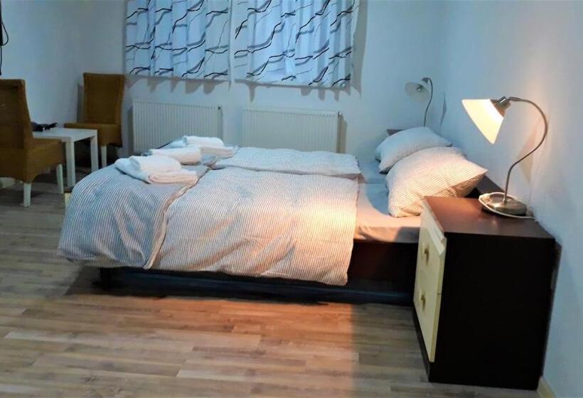 اتاق استاندارد سه نفره, Apartments&rooms Mido