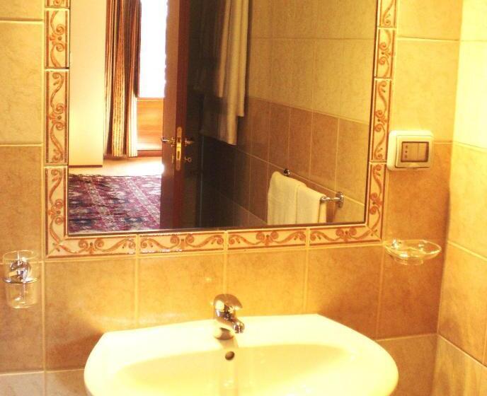اتاق استاندارد سه نفره, B&b Villa Casablanca