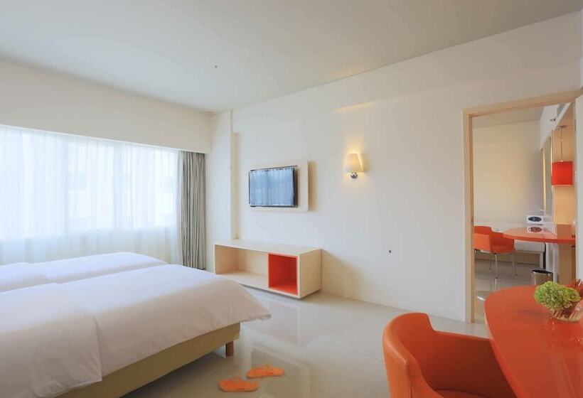 Standard Room, Harris  & Conventions Ciumbuleuit Bandung