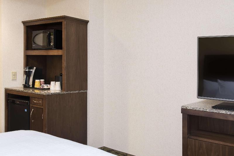 سوئیت با تخت بزرگ, Hilton Garden Inn Louisville Downtown