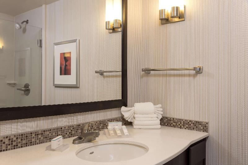 سوئیت با تخت بزرگ, Hilton Garden Inn Louisville Downtown
