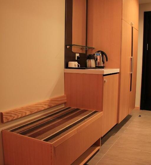 اتاق لوکس یک تخته, Kingwood Hotel Sibu