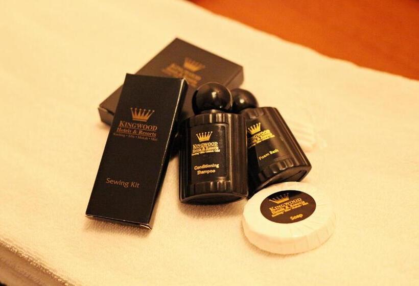 اتاق لوکس با تخت بزرگ, Kingwood Hotel Sibu