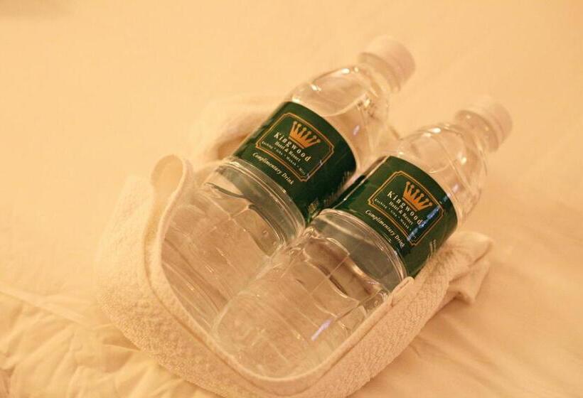 اتاق لوکس چهار تخته, Kingwood Hotel Sibu