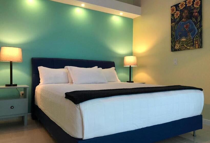استودیو استاندارد با تخت کینگ, Quints Travelers Inn