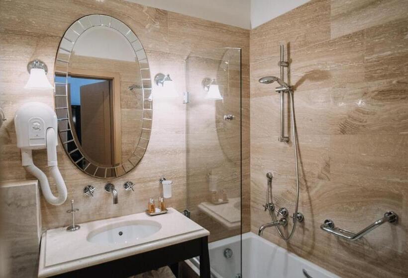 اتاق سوپریور با چشم‌انداز استخر, Villa Allure Of Dubrovnik