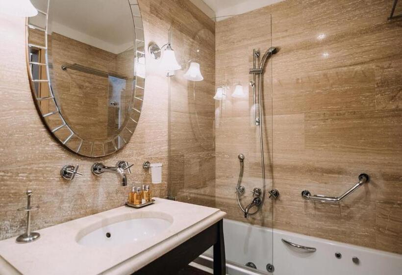 اتاق سوپریور با چشم‌انداز استخر, Villa Allure Of Dubrovnik