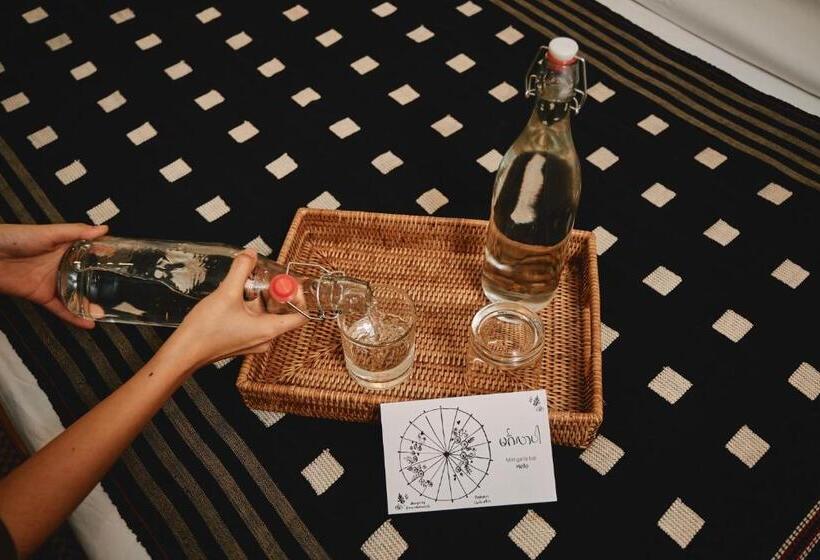 اتاق استاندارد یک نفره, Winner Inn