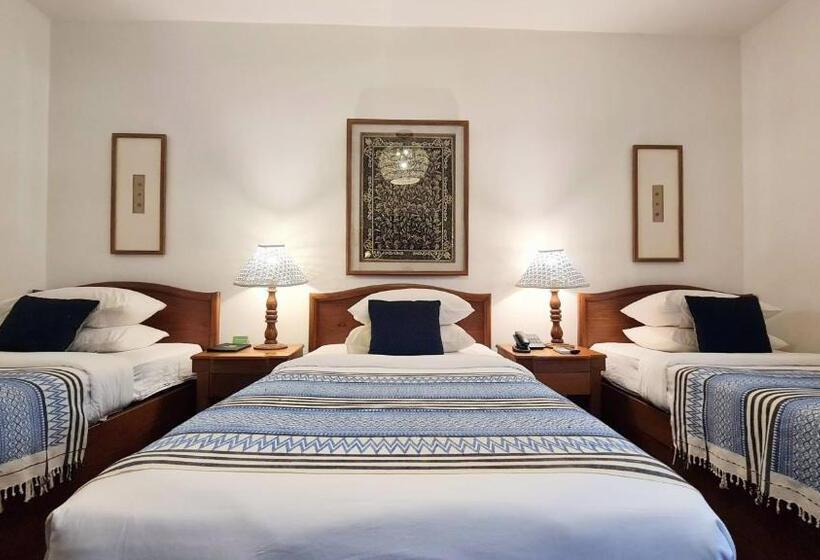 اتاق استاندارد سه نفره, Winner Inn