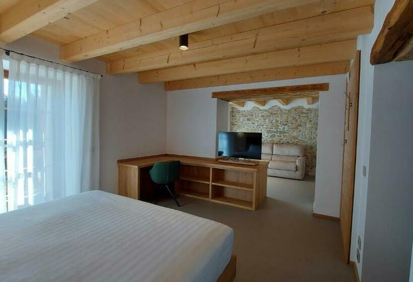 سوئیت با بالکن, Corte Varola B&b Zia Marisa