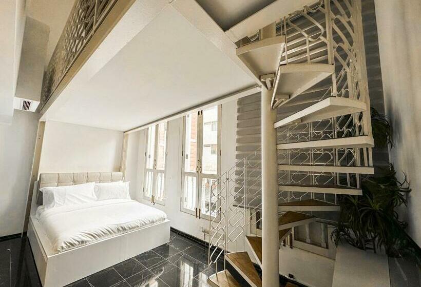 استودیوی استاندارد, D Nova Hotel Bugis
